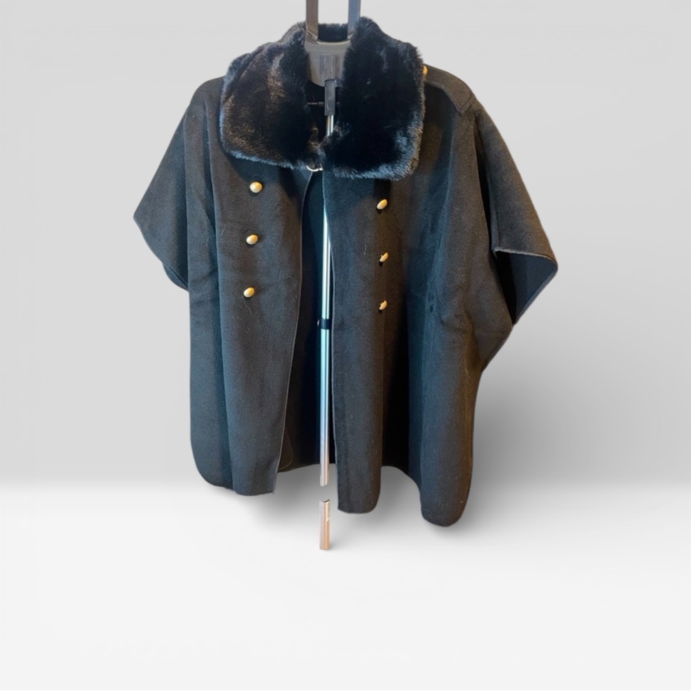 Vince Camuto Cape